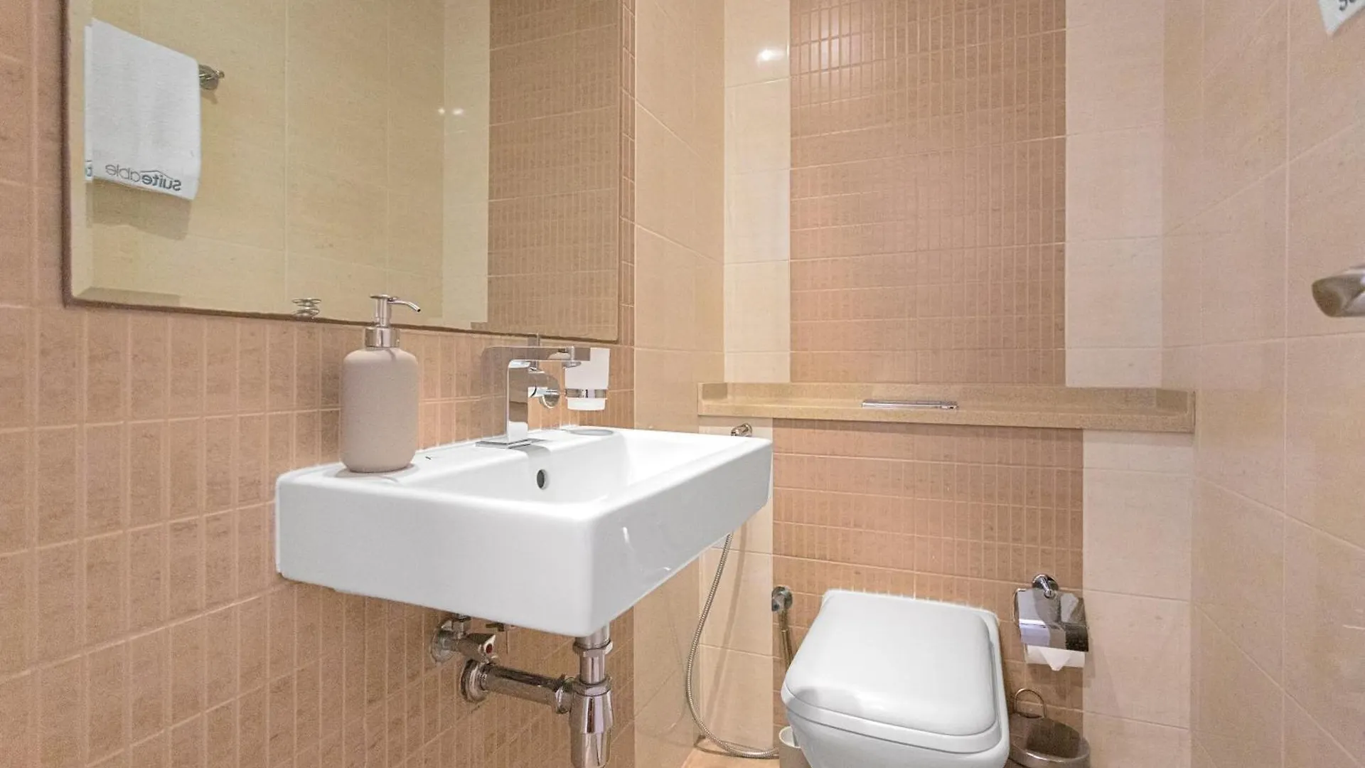 Upgraded 1 Bedroom In The Heart Of Dubai Marina