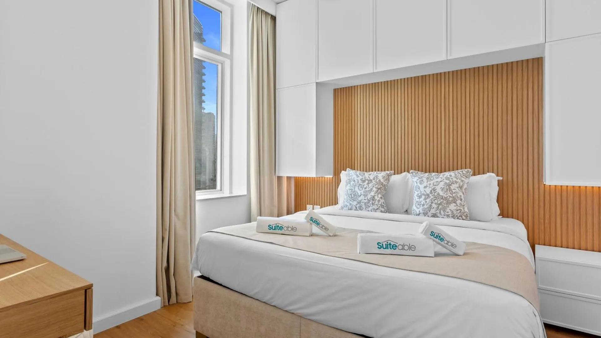 Upgraded 1 Bedroom In The Heart Of Dubai Marina Apartment